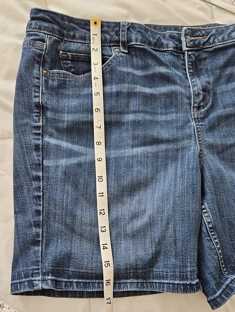 Vera Wang Women's Shorts ~ Size 14